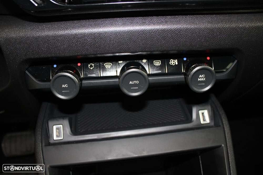 Citroën e-C4 X 54 kWh Autonomia Alargada Plus - 19