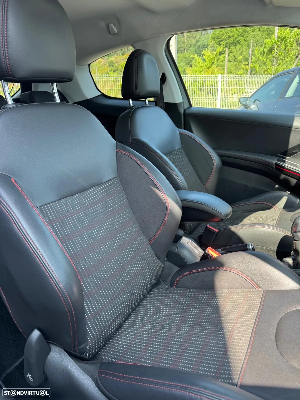 Peugeot 208 1.2 PureTech GT Line - 7