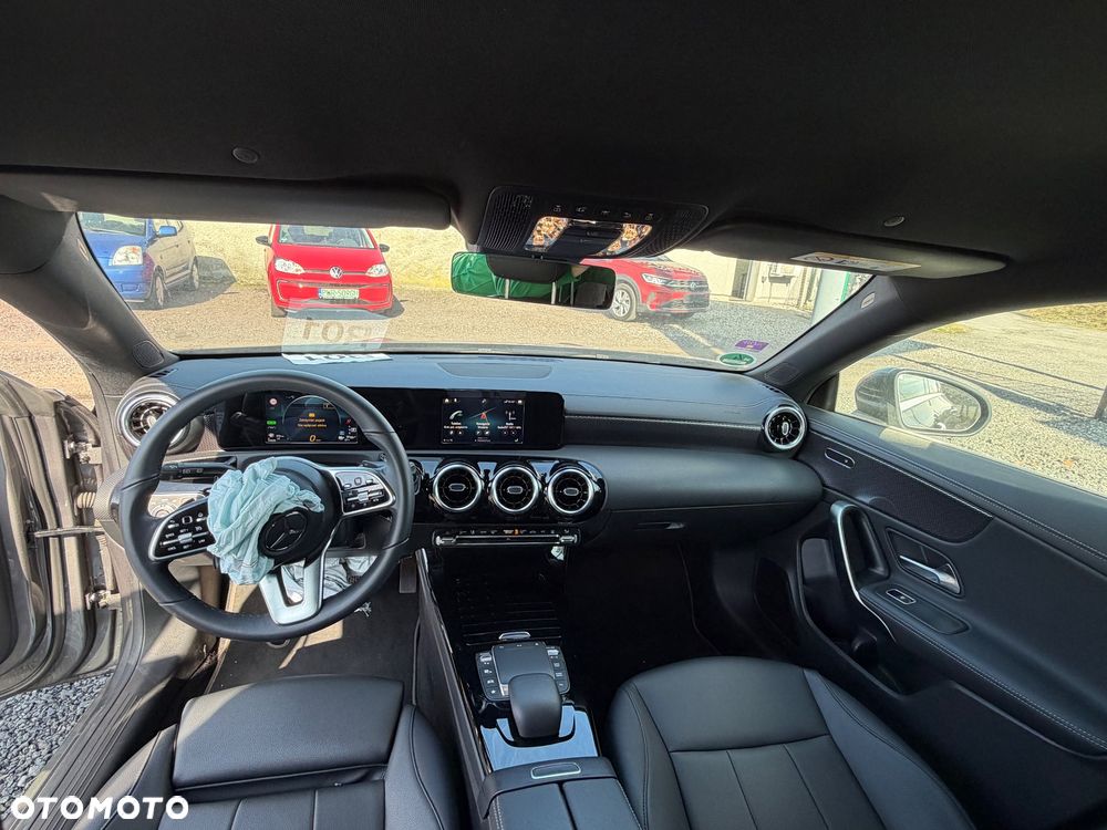 Mercedes-Benz CLA 250 e 8G-DCT Special Edition - 13