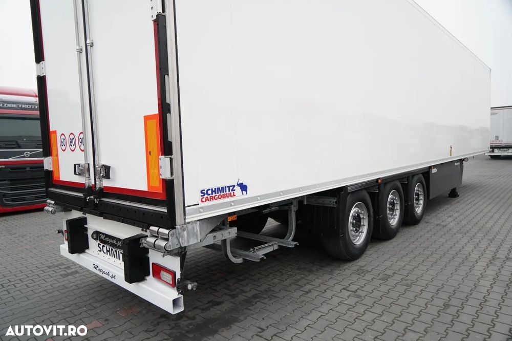 Schmitz Cargobull / REFRIGERAT / UNITATE SCHMITZ TKM / 2x AXE DE RIDICARE / COȘ PENTRU PALEȚI / 2023 / - 13