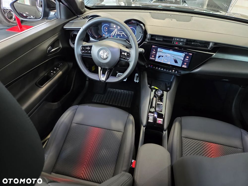 Alfa Romeo Junior 1.2 mHEV Ti eDCT - 11