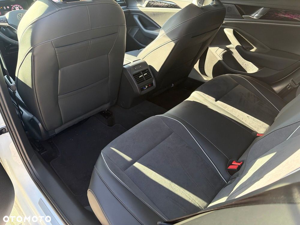 Volkswagen Passat 2.0 TDI SCR 4Mot Style DSG - 14