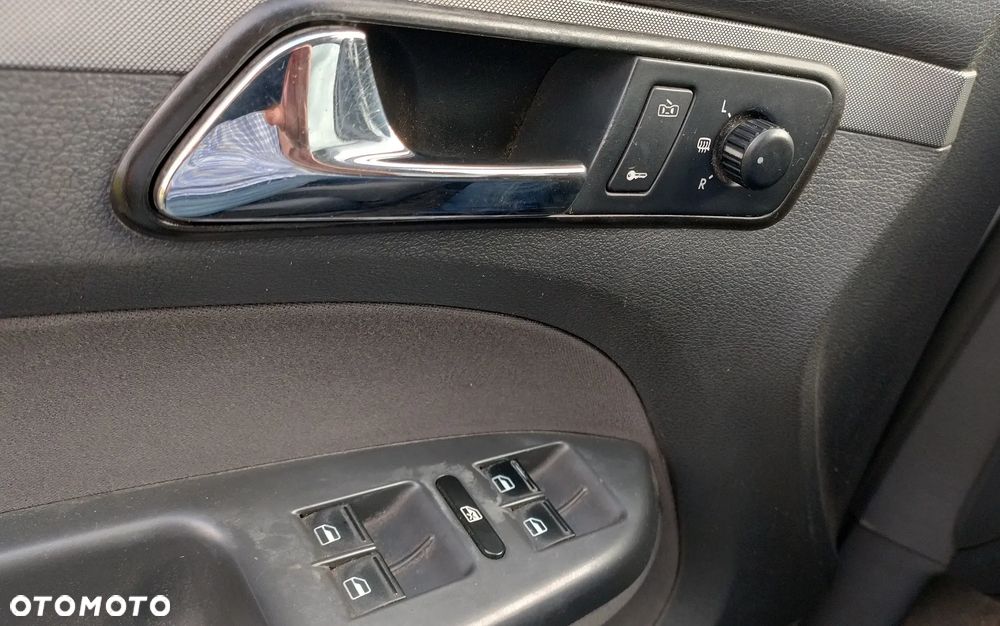 Volkswagen Touran - 14