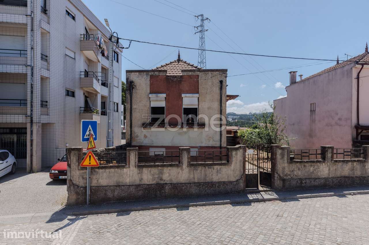 Moradia Independente T2  em Milheirós, Maia - Para Reabilitação - Grande imagem: 2/19