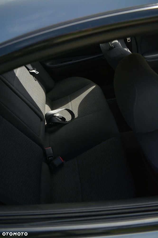 Mazda 323F 1995 photo 3