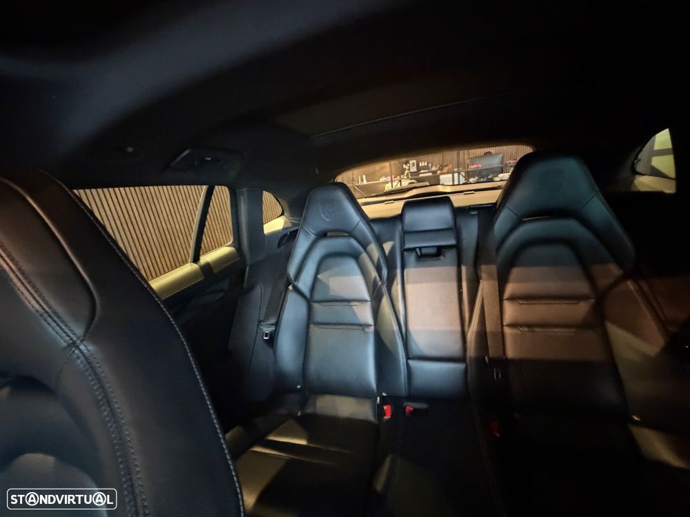 Porsche Panamera Sport Turismo 4 E-Hybrid Platinum Edition - 25