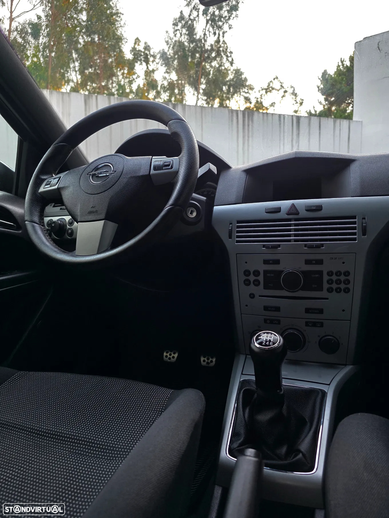 Opel Astra GTC 1.3 CDTi - 44
