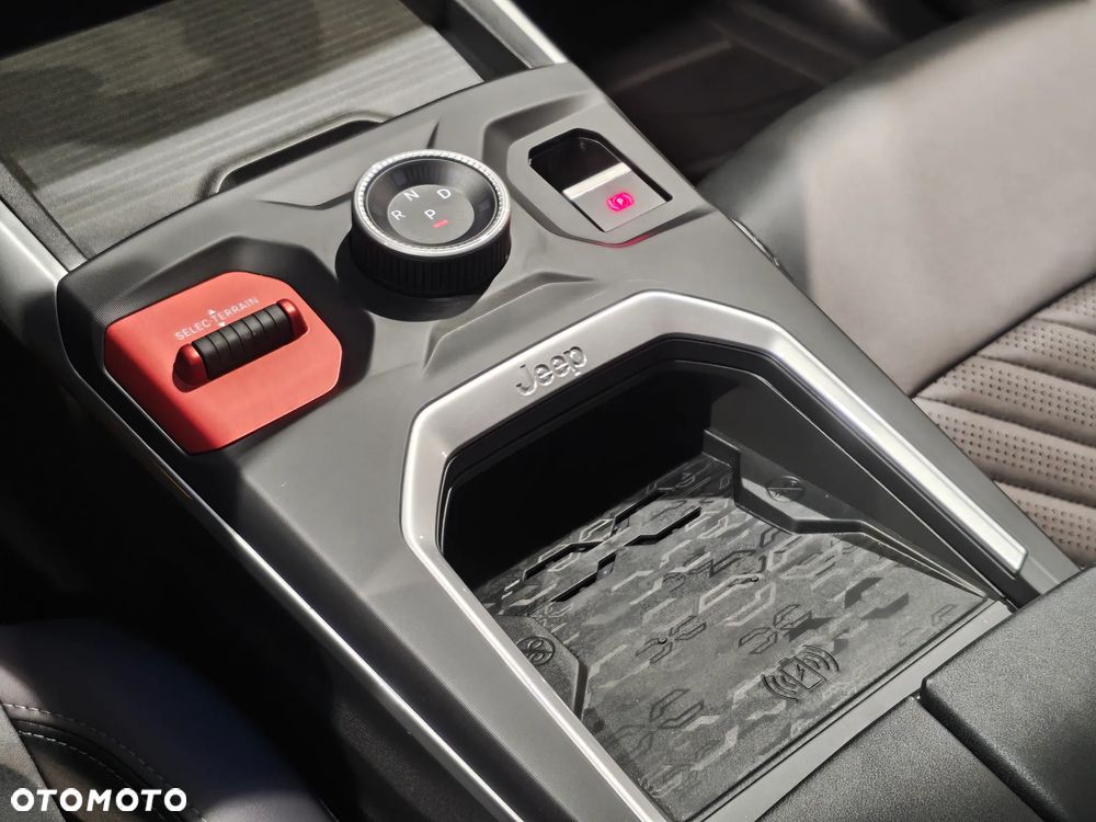 Jeep Compass - 26