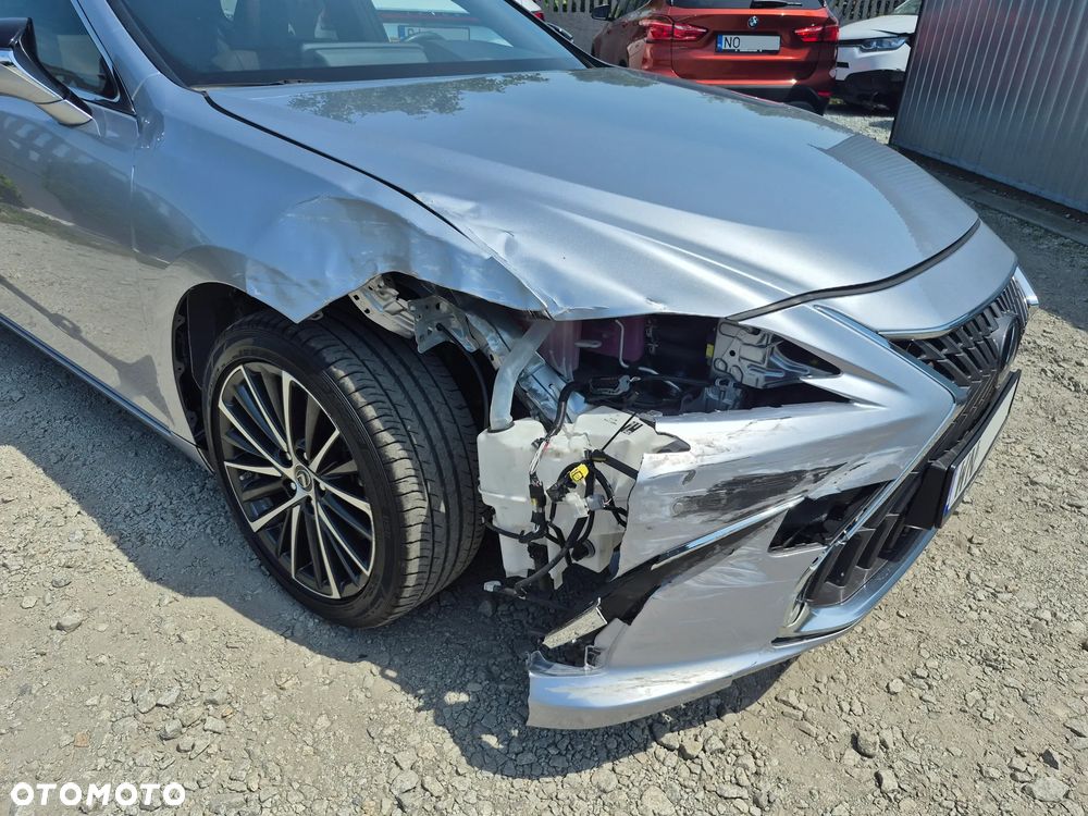 Lexus ES 300h Prestige - 25