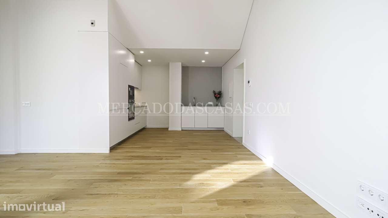 Apartamento T2 Moderno no Último Andar Centro de Espinho - Grande imagem: 3/18