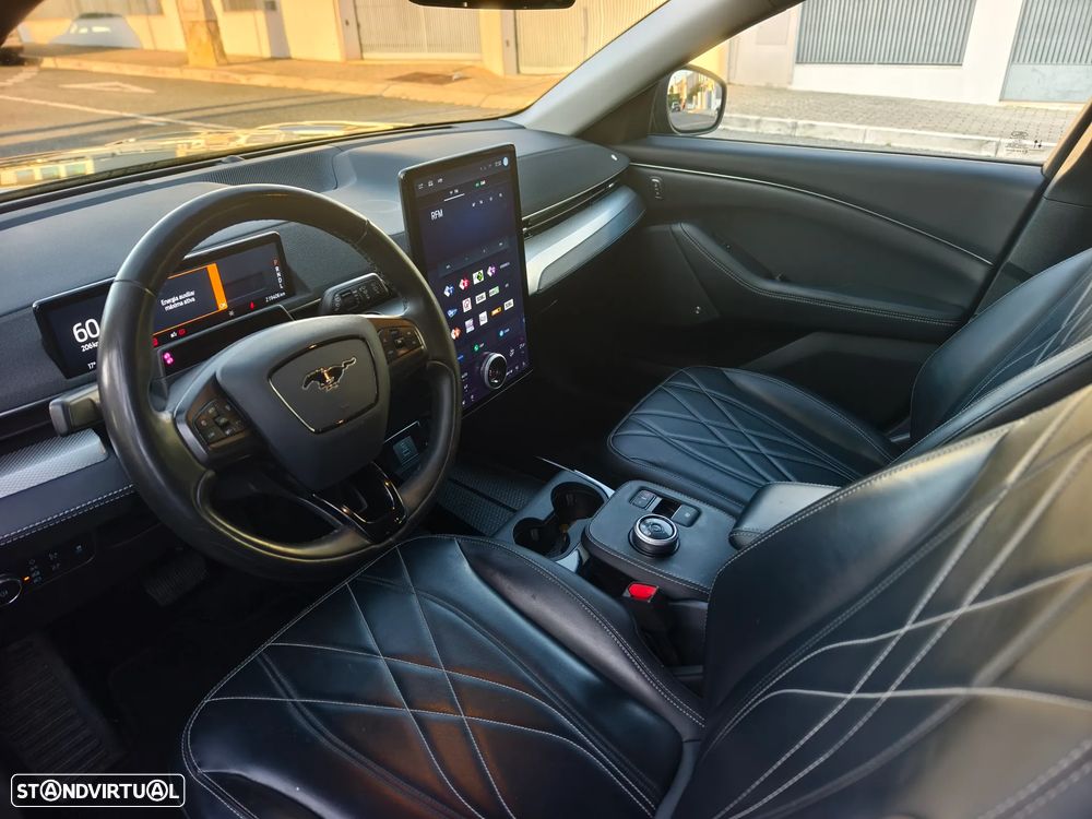 Ford Mustang Mach-E Standard - 35