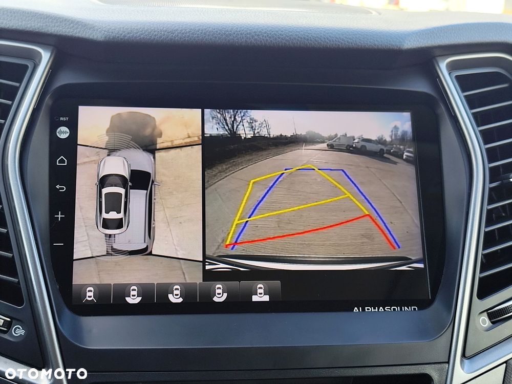 Hyundai Grand Santa Fe - 22