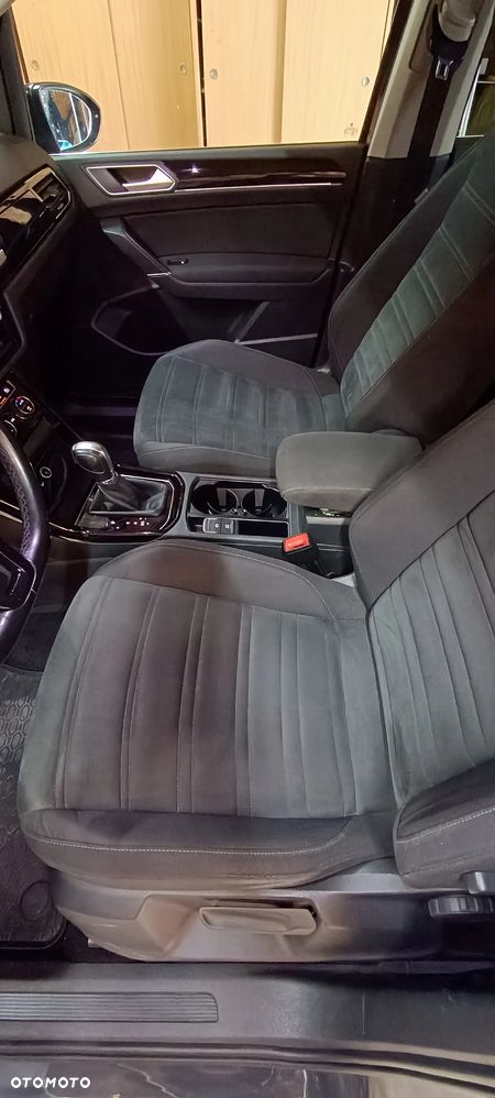 Volkswagen Touran - 11