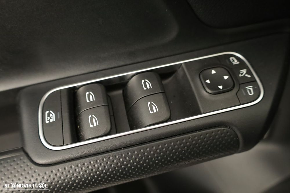 Mercedes-Benz GLA 200 - 19
