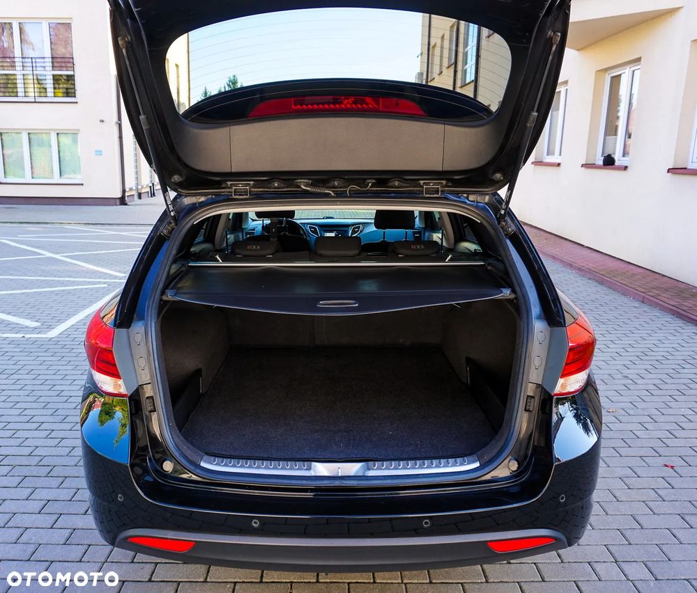 Hyundai i40 Kombi blue 1.6 Trend - 21