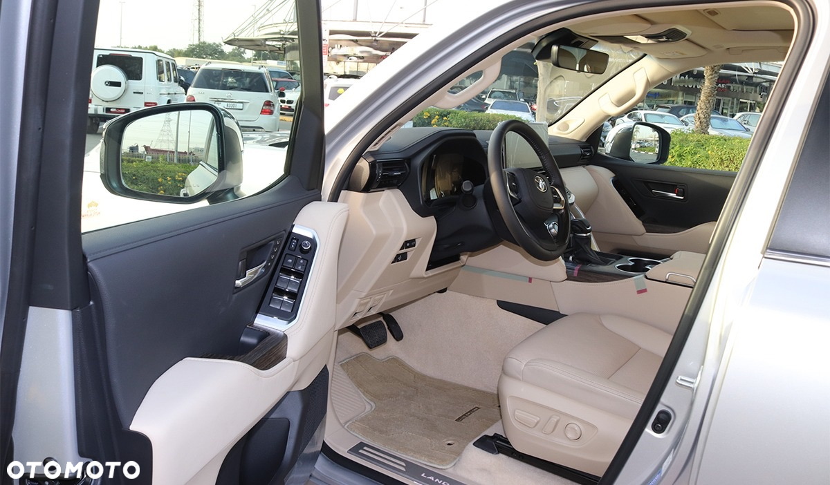 Toyota Land Cruiser - 18