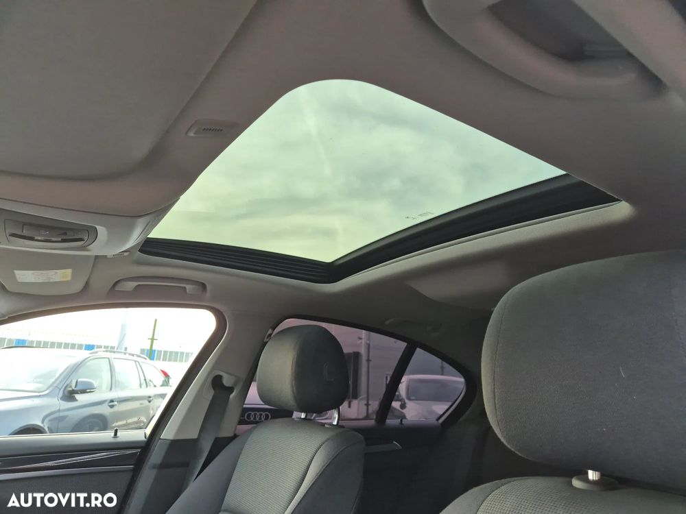 BMW Seria 5 520d xDrive AT - 19