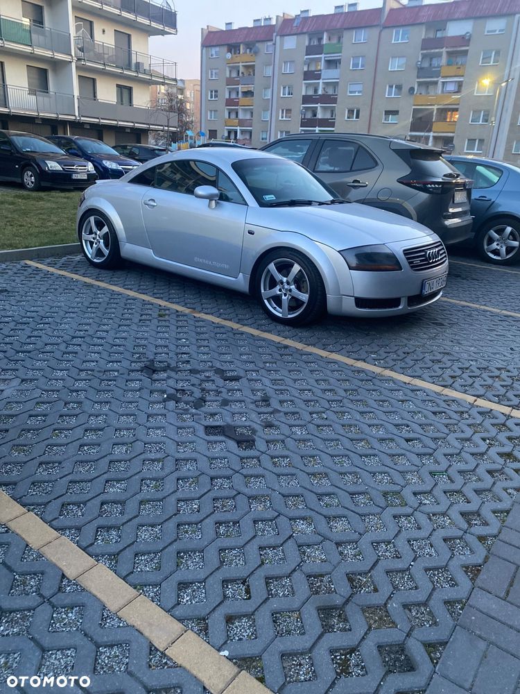 Audi TT Coupé 1.8 T quattro - 11