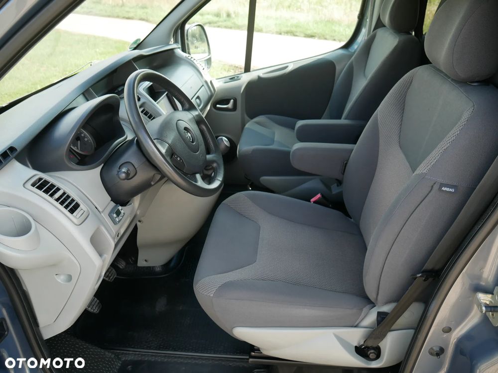 Opel Vivaro - 18