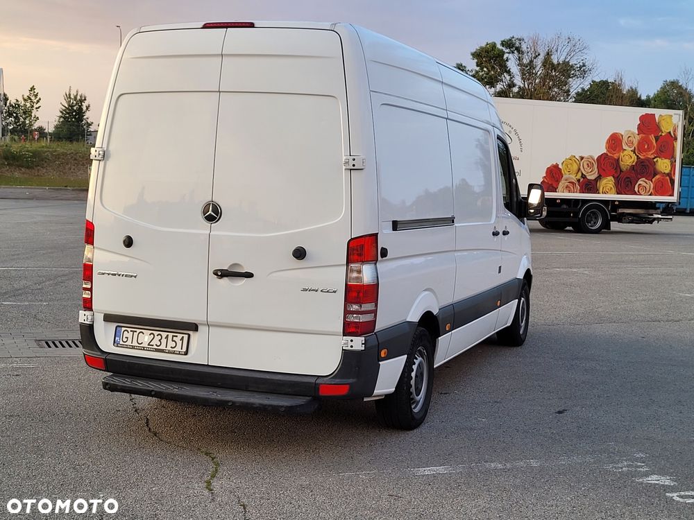 Mercedes-Benz Sprinter - 9