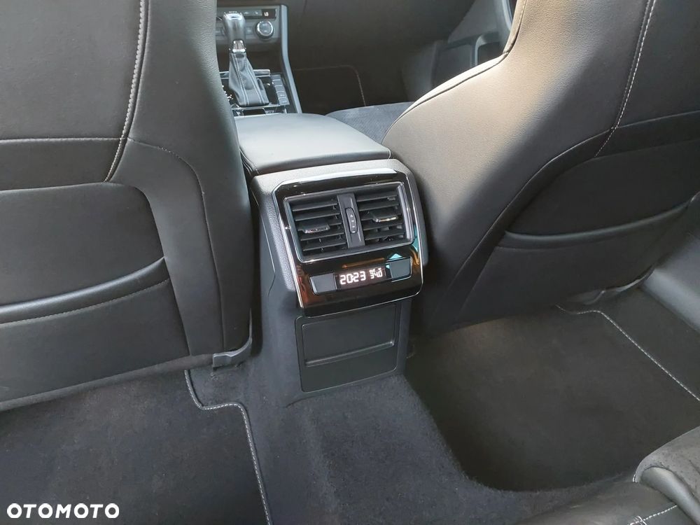 Skoda Superb 2.0 TDI Sportline DSG - 21