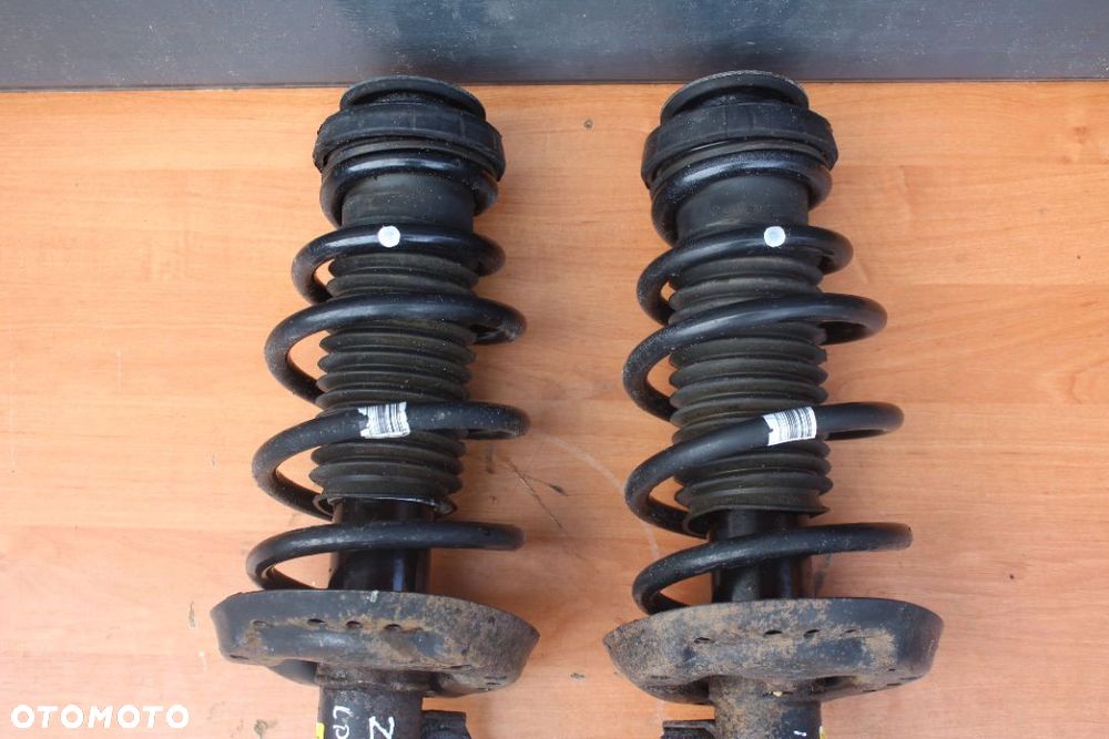 AMORTYZATOR MACPERSON PRAWY PRZEDNI OPEL ZAFIRA C 2.0 CDTI - 2