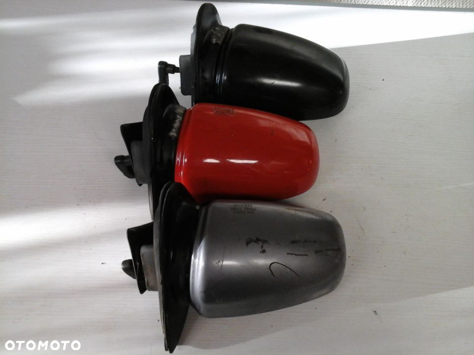 LUSTERKO PRAWE MANUALNE HYUNDAI PONY - 2