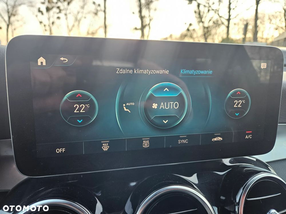 Mercedes-Benz GLC 300 e 4-Matic - 32