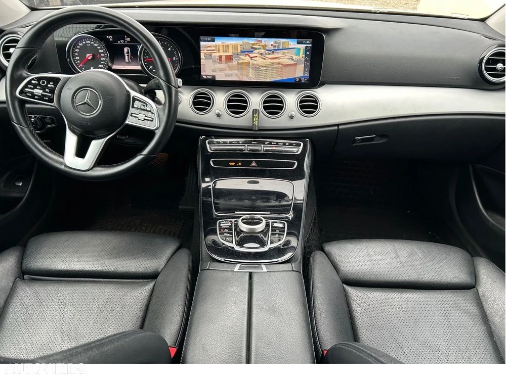 Mercedes-Benz E 220 d 4Matic T 9G-TRONIC Avantgarde - 1