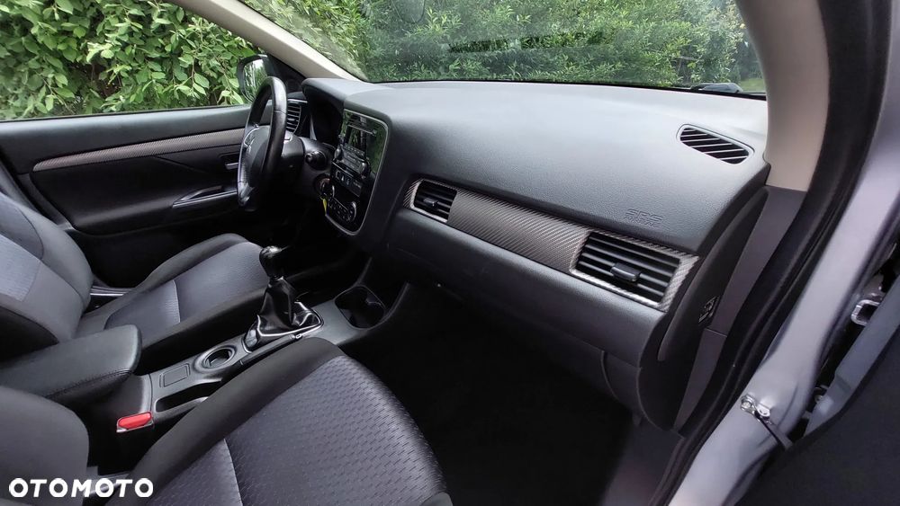 Mitsubishi Outlander 2.0 2WD Invite - 15