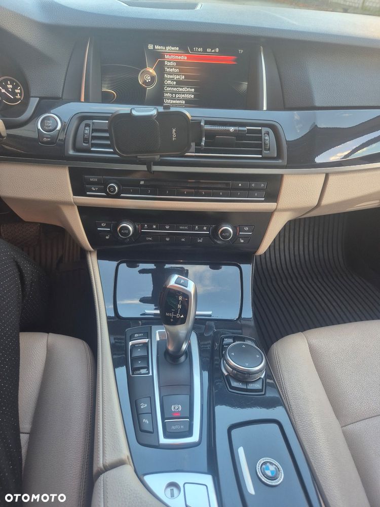 BMW Seria 5 520d xDrive - 11