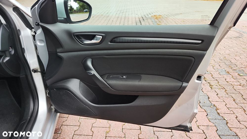 Renault Megane ENERGY TCe 100 EXPERIENCE - 31