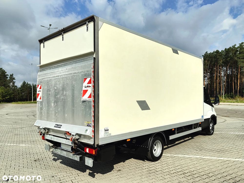 Iveco DAILY 50c18 3.0d 180KM** WINDA DHOLLANDIA 1000kg+UDT do 06.29r** Kontener 10-EuroPalet dł 515cm + rozstaw osi 4350cm** POLSKI SALON** DMC do 3.5T kat.B** - 5