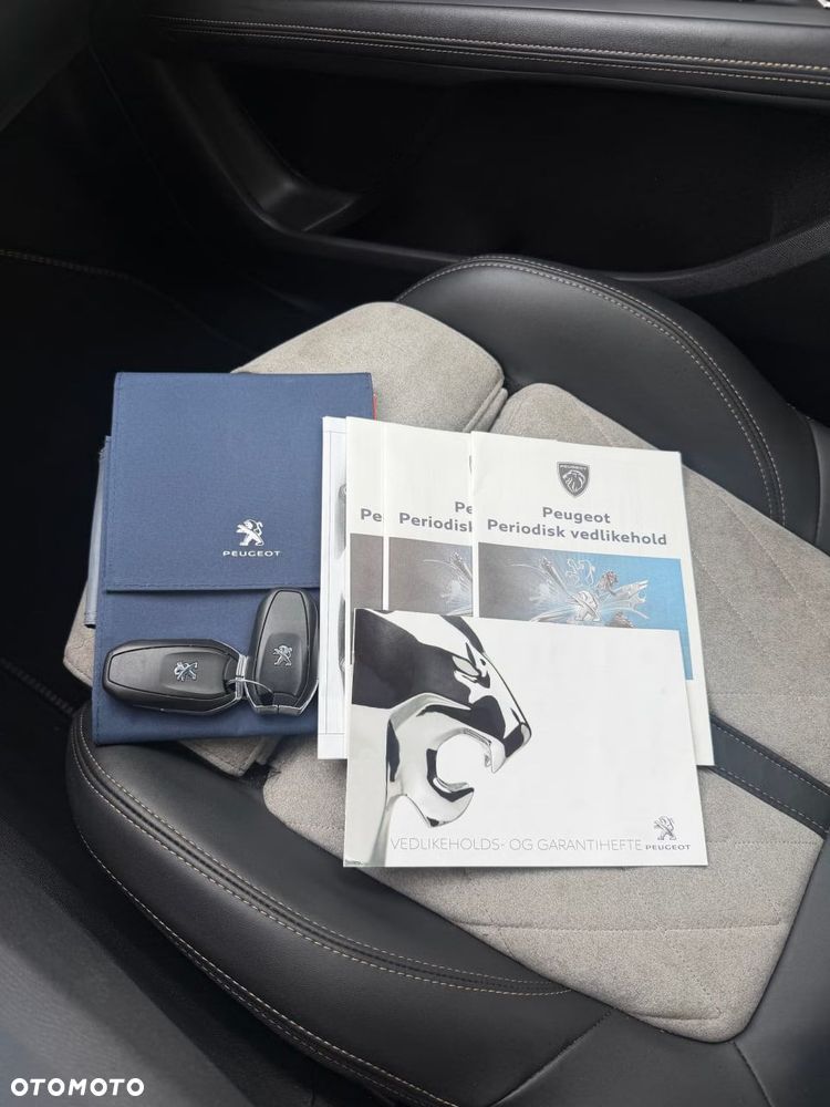 Peugeot 3008 1.6 PureTech HYbrid4 GT Line S&S EAT8 - 34