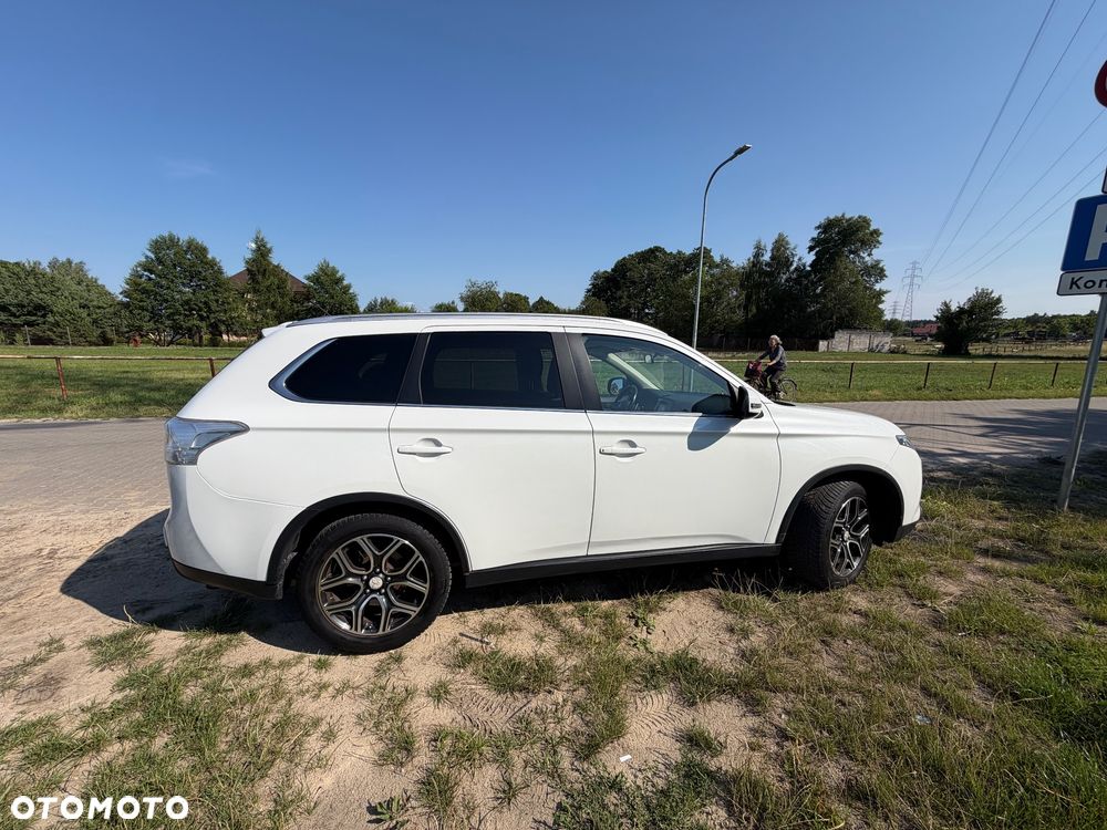 Mitsubishi Outlander 2.0 Intense + 4WD CVT - 3