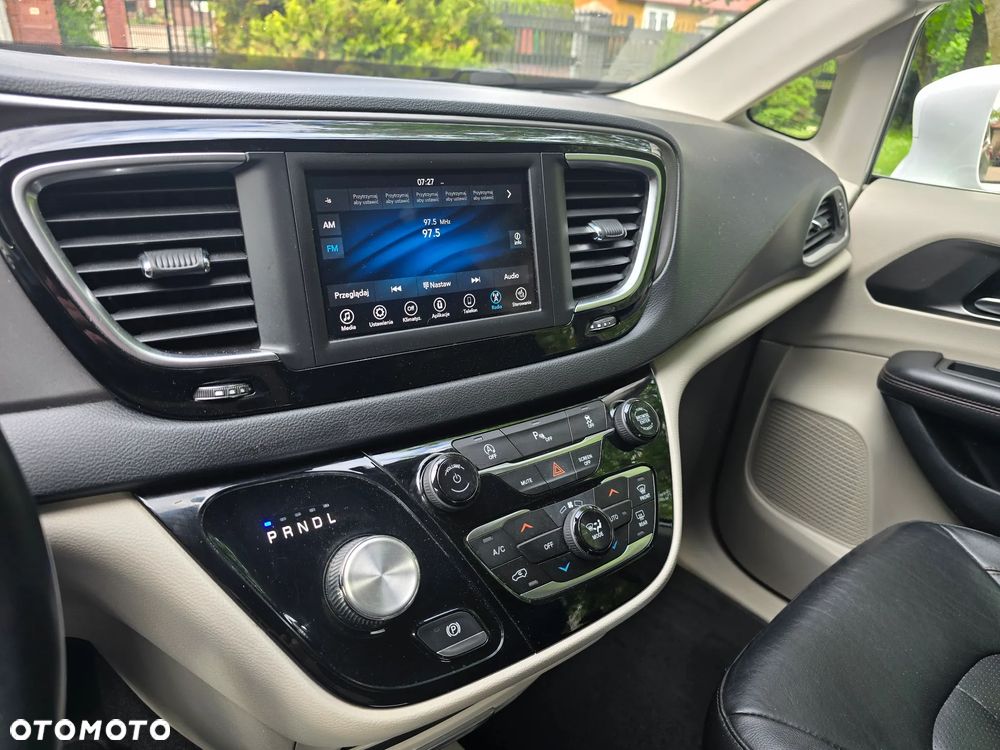 Chrysler Pacifica - 20
