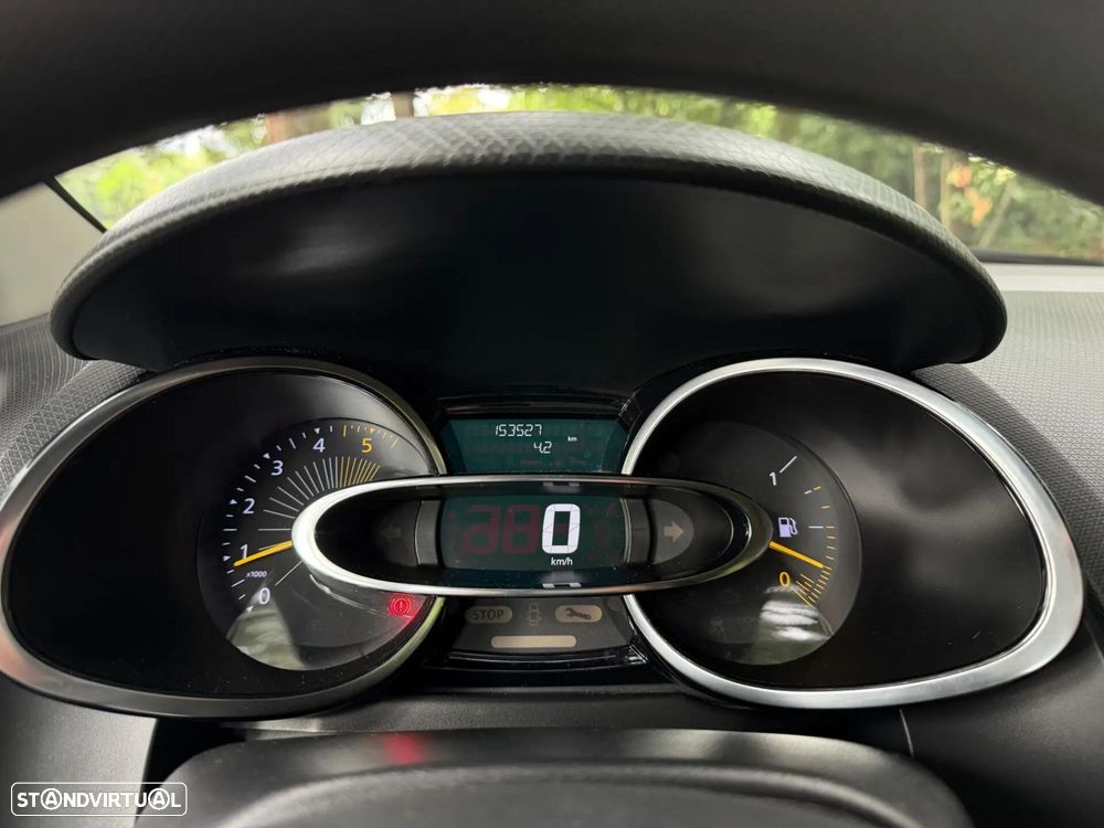 Renault Clio Sport Tourer - 23