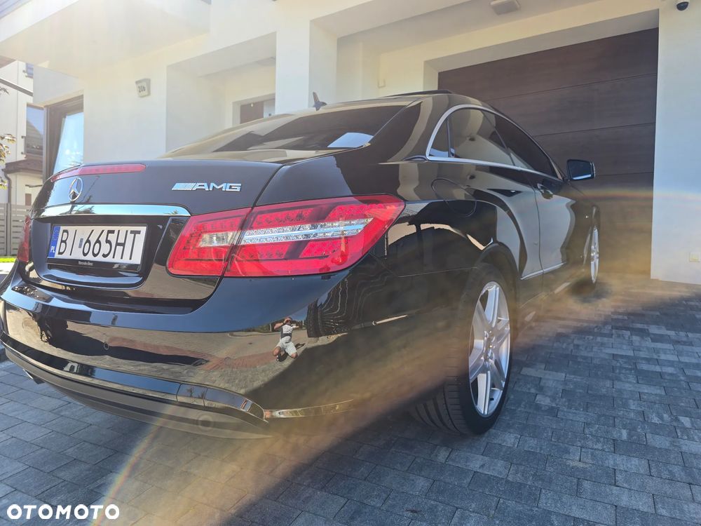 Mercedes-Benz Klasa E 220 CDI DPF BlueEFFICIENCY Automatik Elegance - 34