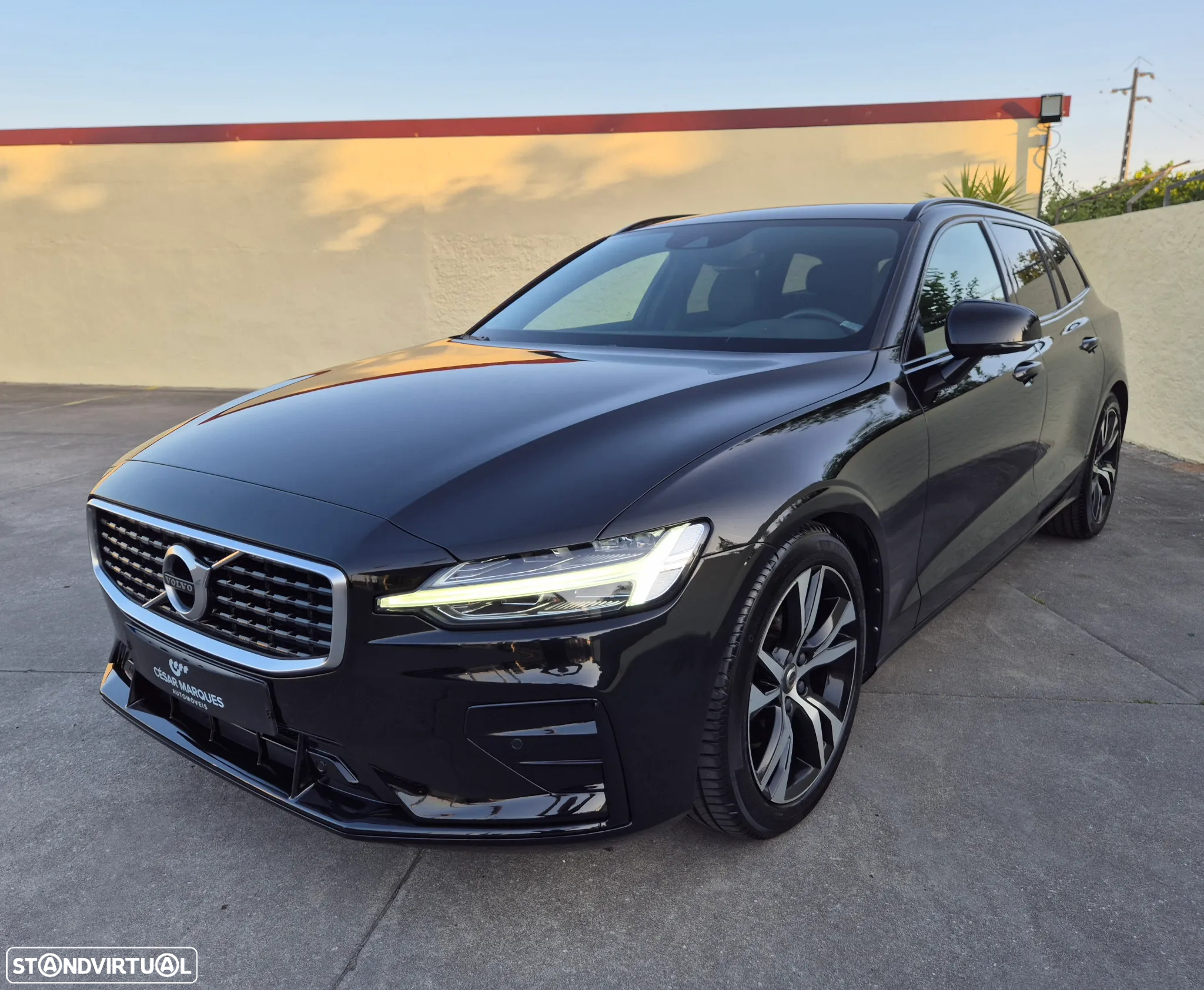 Volvo V60 2.0 D4 R-Design Geartronic - 15