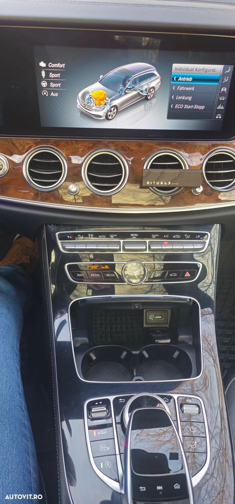 Mercedes-Benz E 220 d 9G-TRONIC Exclusive - 28