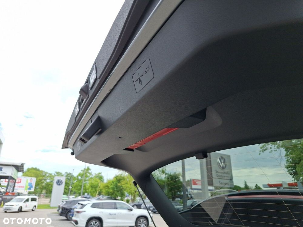Volkswagen T-Roc 1.5 eTSI Life DSG - 19
