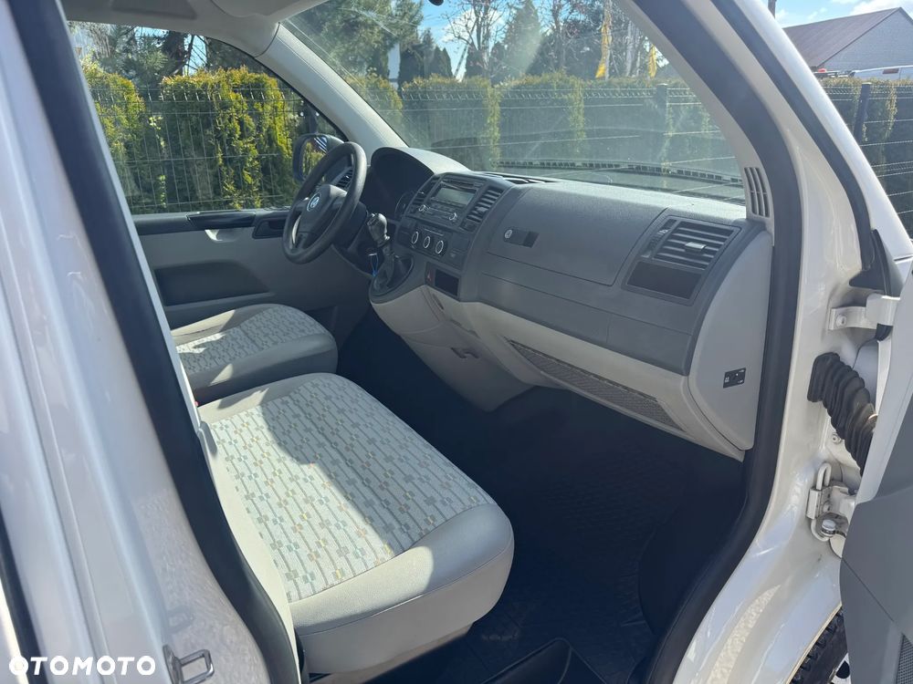 Volkswagen VW Transporter T5 LIFT**2.0 TDI Common Rail**Klimatyzacja**Sprowadzony - 15