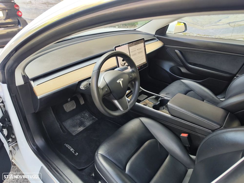 Tesla Model 3 Standard Range Plus RWD - 24