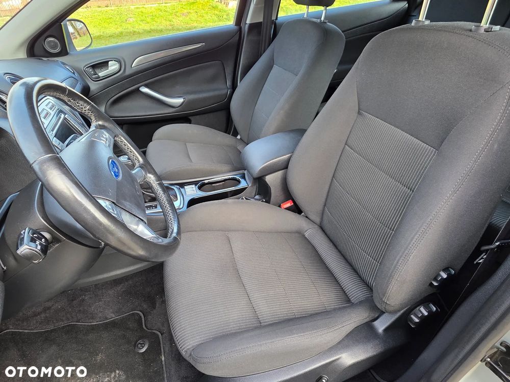 Ford Mondeo 2.3 Ghia - 18