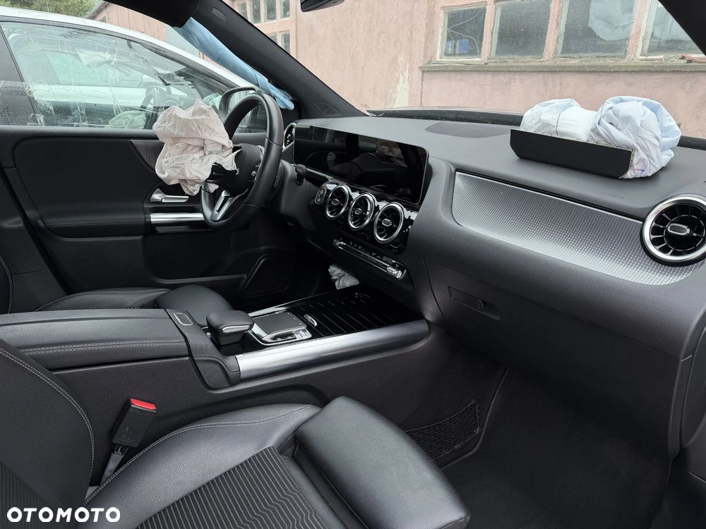 Mercedes-Benz Klasa B 220 4Matic 7G-DCT AMG Line - 12