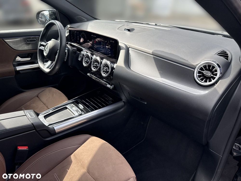 Mercedes-Benz GLA - 18
