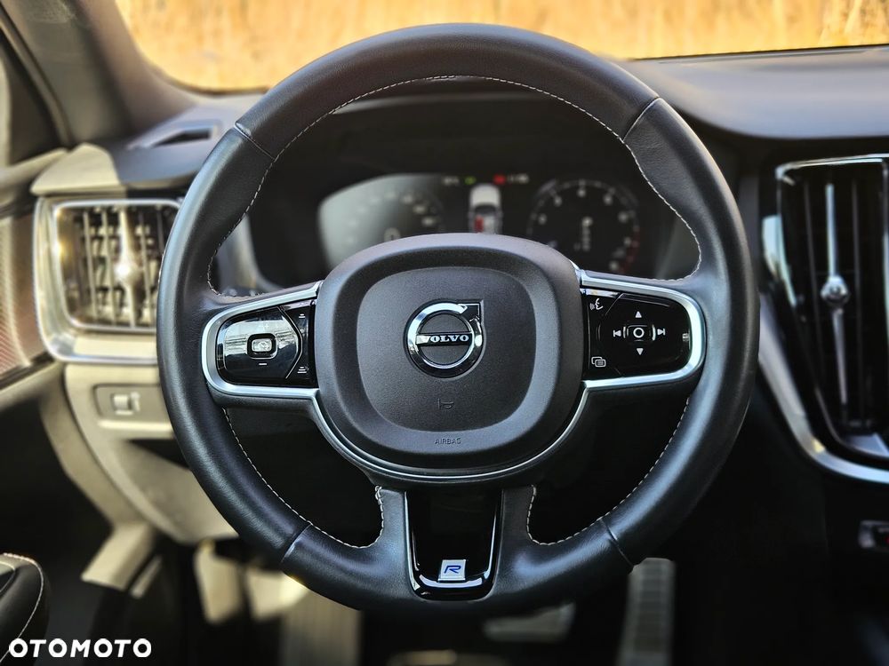 Volvo S60 T4 R-Design - 19