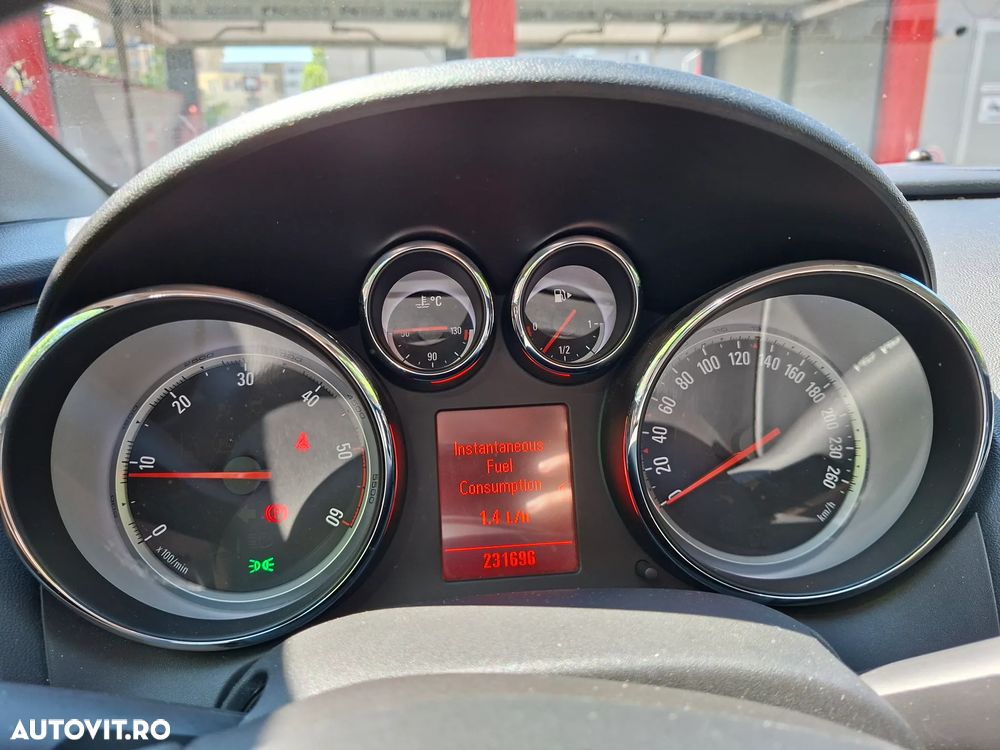 Opel Astra 1.7 CDTI DPF Cosmo - 3