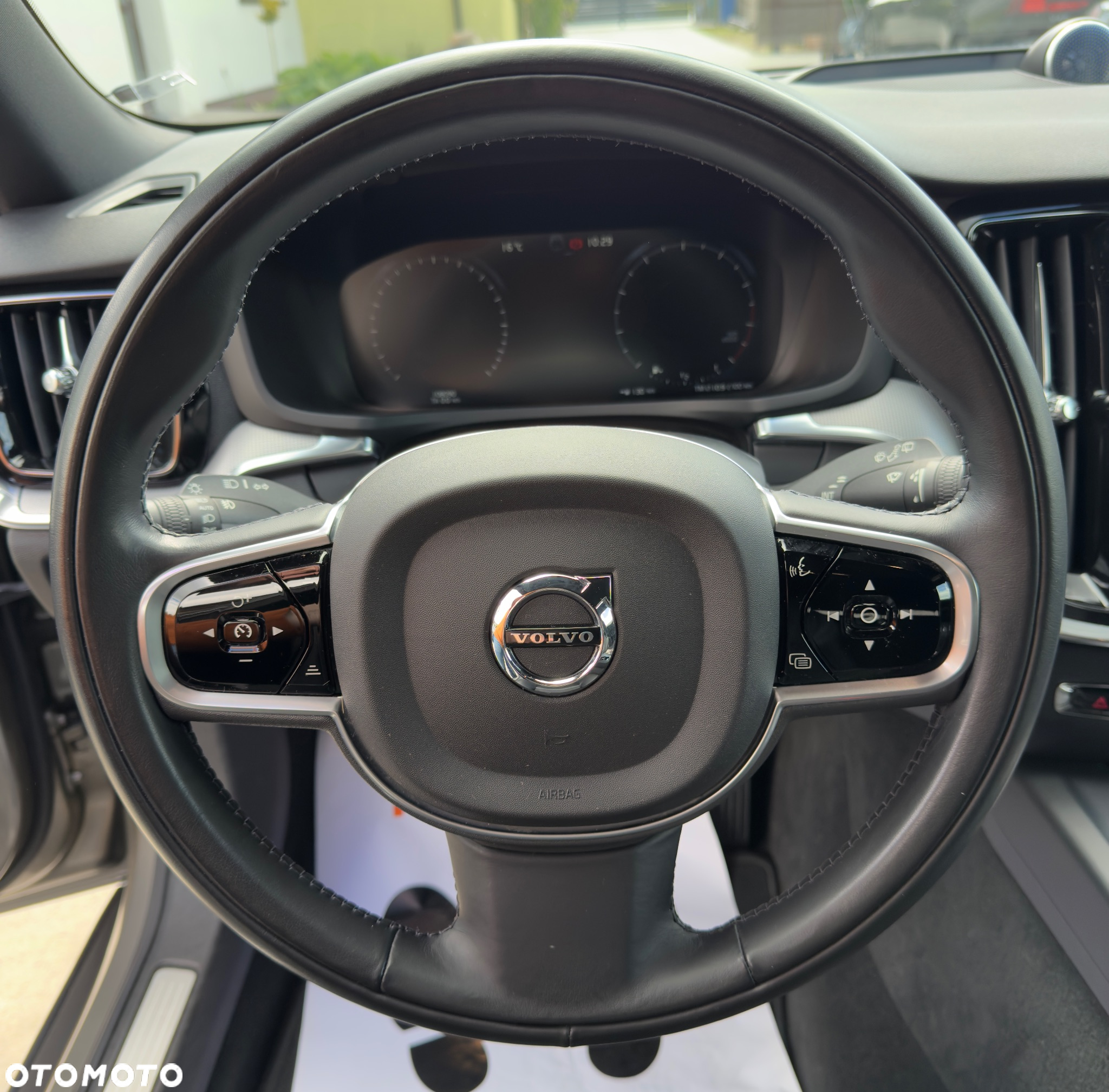 Volvo V60 Cross Country - 10