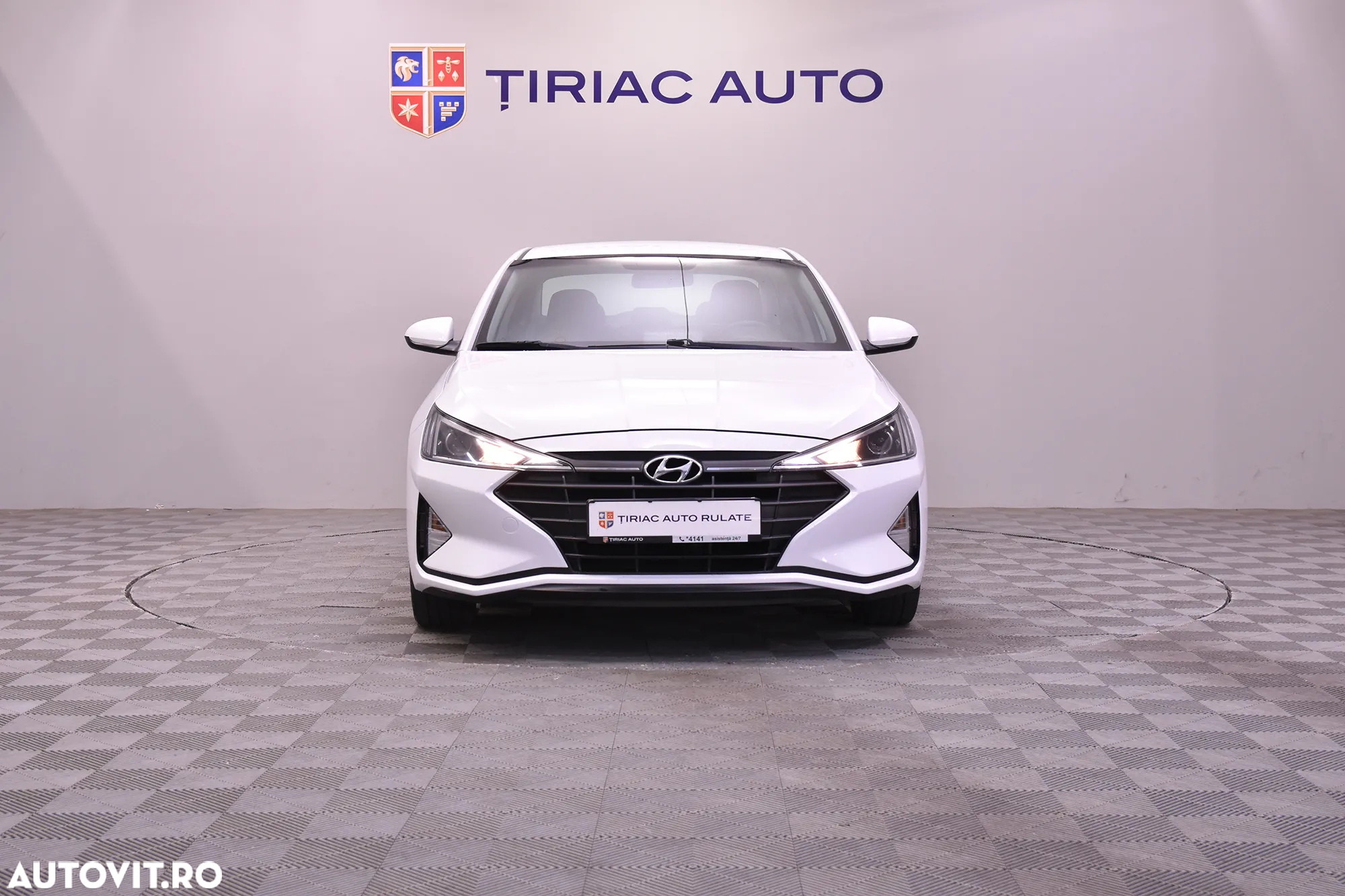 Hyundai Elantra - 8